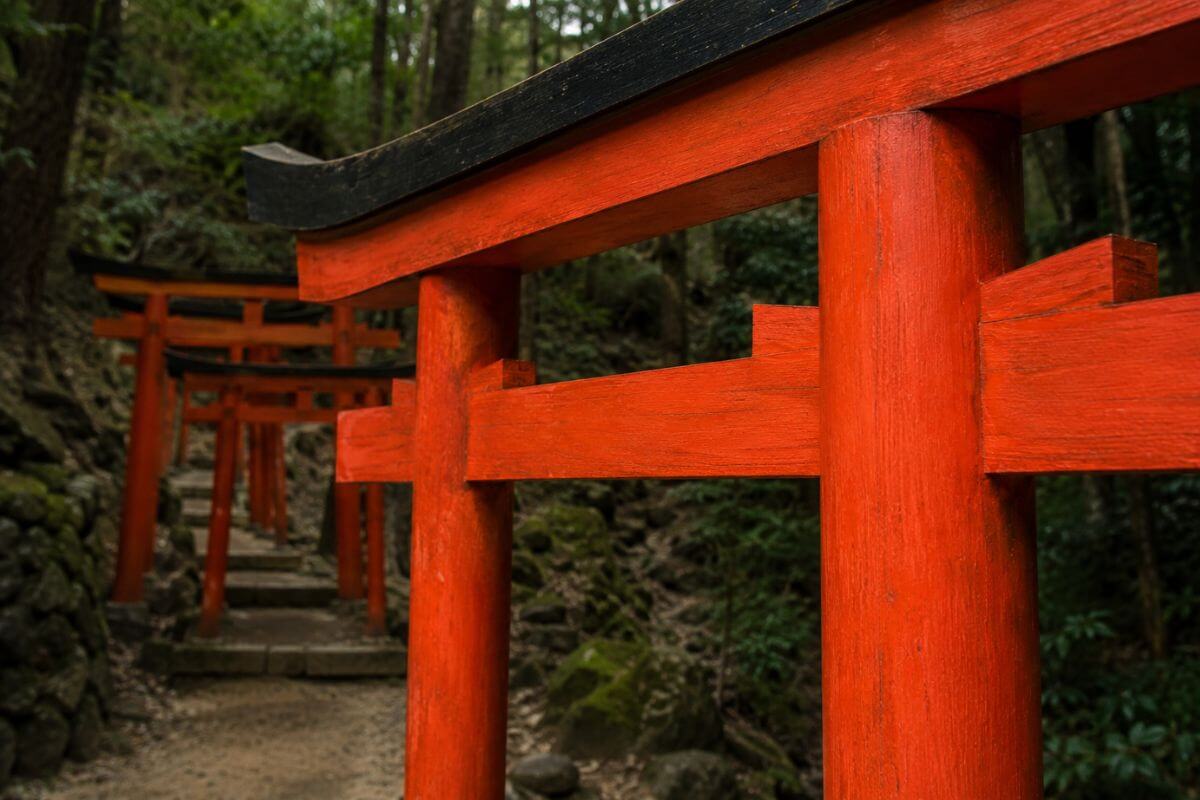 Top 10 Hidden Shinto Shrines That Locals Pray at But Tourists Skip toptenjp