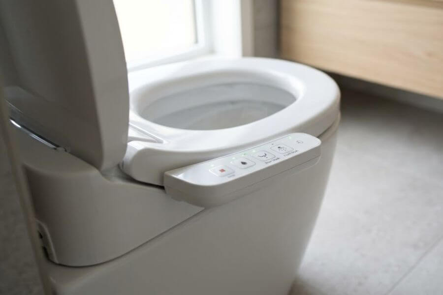 Read more about the article How to Use a Japanese High-Tech Bidet Toilet Safely