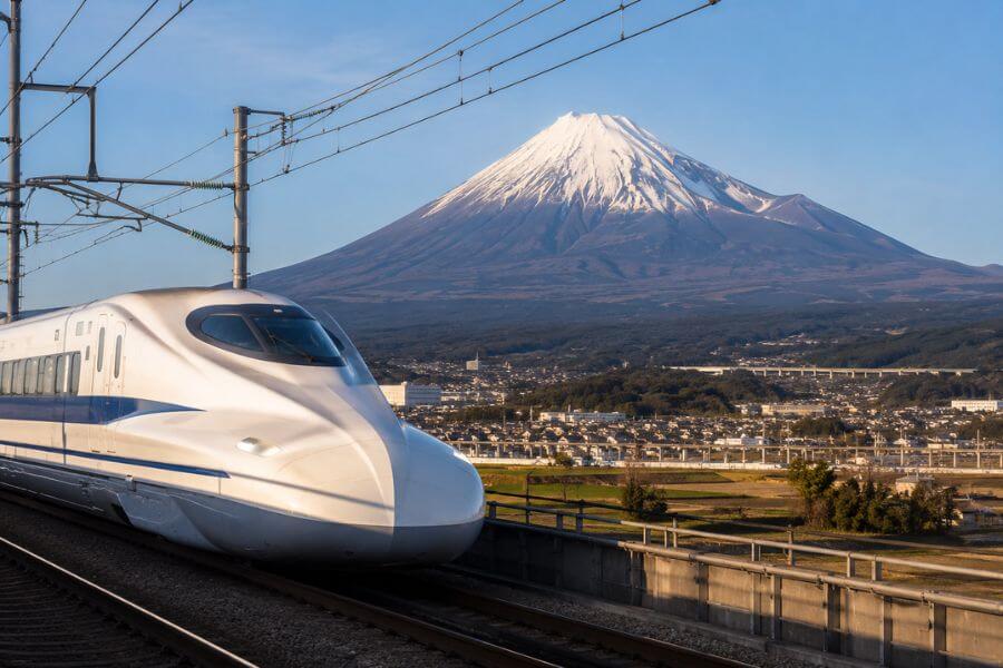 Read more about the article The Best Day Trips from Tokyo You Can Do by Bullet Train