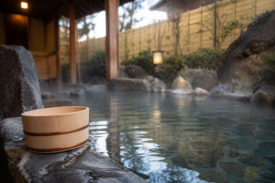 Read more about the article A Guide to Japanese Onsen Etiquette for Beginners